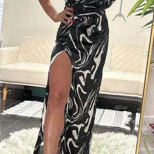 Black and White Swirl Maxi Dress